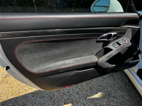 Used 2016 Porsche 911 image 18