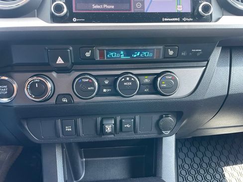 Used 2021 Toyota Tacoma 4x4 Double Cab w/ Tacoma SR5 Package image 11