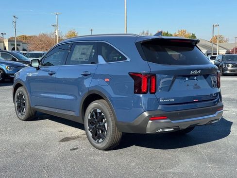 New 2026 Kia Sorento S w/ S Panoramic Sunroof Package image 5