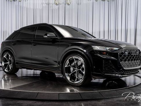 Used 2025 Audi RS Q8 performance AWD/4WD image 2