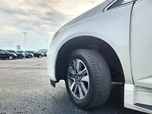 Used 2014 Honda Odyssey Touring Elite image 35