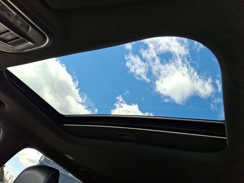 Used 2023 Jeep Grand Cherokee L Laredo image 14