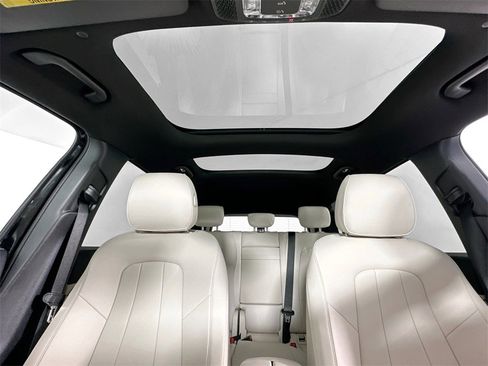 Certified 2025 Mercedes-Benz GLB 250 image 22