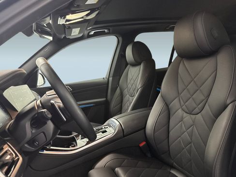 Certified 2023 BMW X5 xDrive45e w/ Climate Comfort Package image 5
