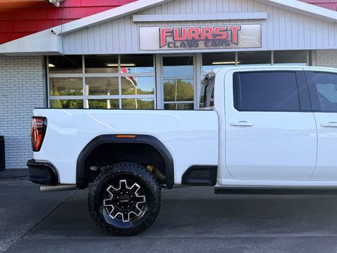 Used 2024 GMC Sierra 2500 AT4X AWD/4WD image 11