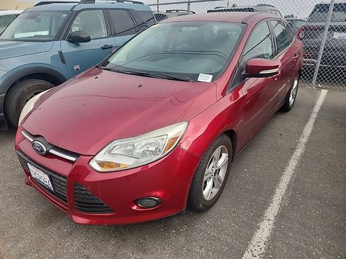 Used 2014 Ford Focus SE FWD image 3