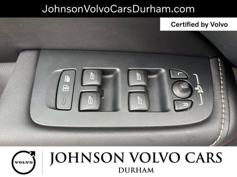 Certified 2023 Volvo XC60 B5 Ultimate w/ Climate Package image 12