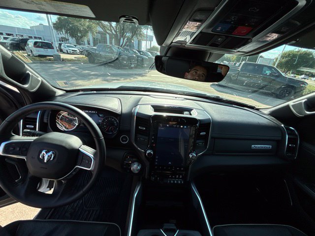 Used 2024 RAM 1500 Laramie AWD/4WD image 17