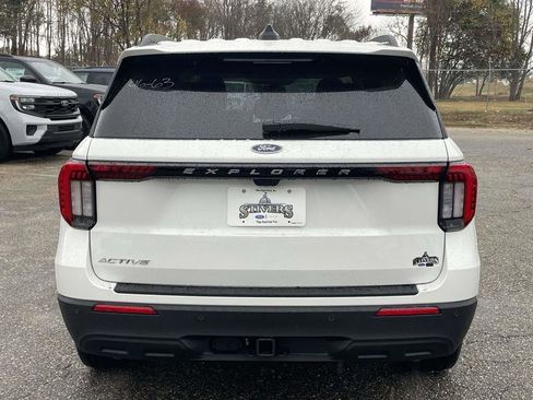 New 2026 Ford Explorer Active RWD image 4