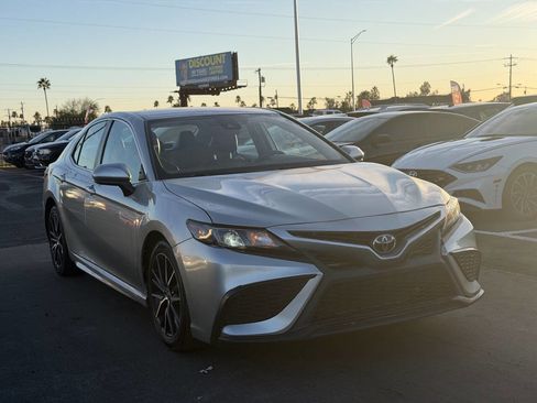 Used 2021 Toyota Camry SE image 13
