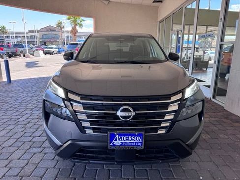 Used 2024 Nissan Rogue S FWD image 7