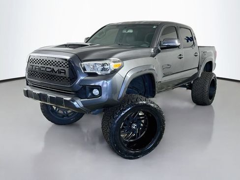 Used 2016 Toyota Tacoma TRD Sport w/ Towing Package RWD image 3