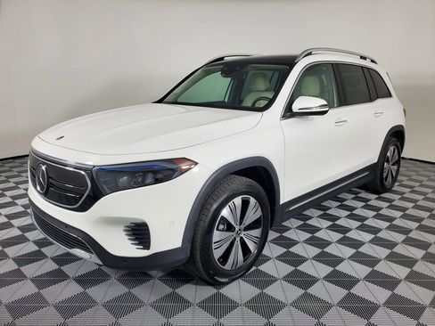 Used 2023 Mercedes-Benz EQB 300 4MATIC image 4