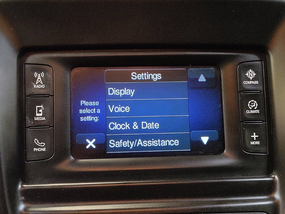 Used 2015 Chrysler 200 Limited FWD image 25