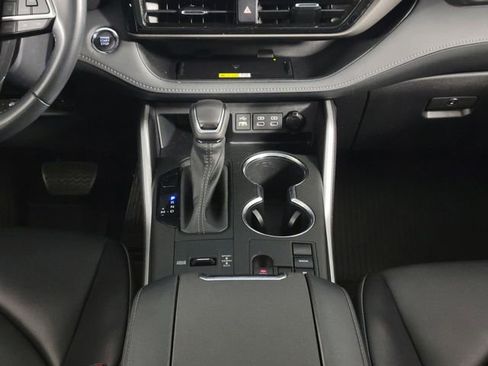 Used 2023 Toyota Highlander XLE FWD image 26