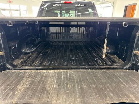 Used 2019 RAM 1500 Laramie AWD/4WD image 13