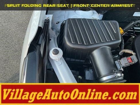 Used 2018 Chevrolet Equinox LT image 32