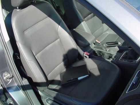 Used 2015 Volkswagen Golf TDI SE w/ Lighting Package image 38