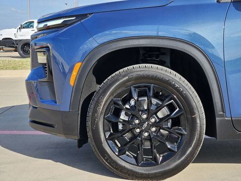New 2026 Chevrolet Traverse LT w/ Midnight/Sport Edition FWD image 12