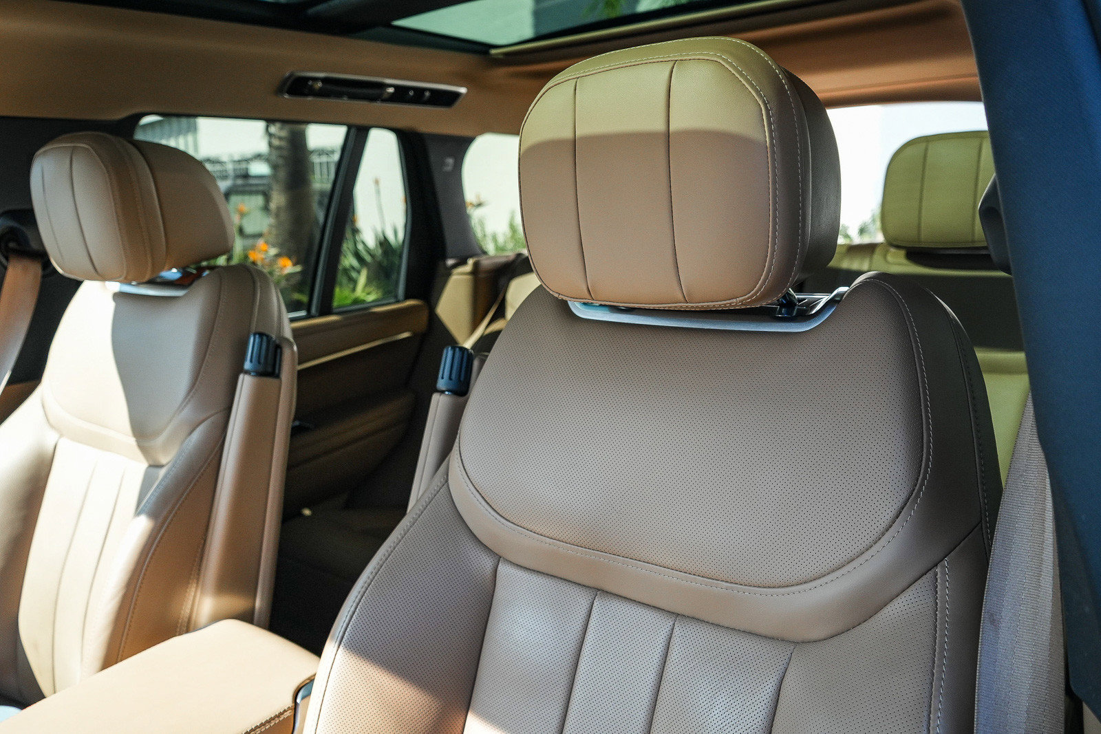 Certified 2023 Land Rover Range Rover SE AWD/4WD image 25