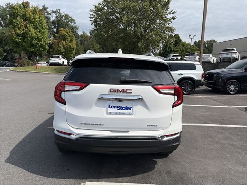 Used 2023 GMC Terrain SLT w/ Tech Package AWD/4WD image 4