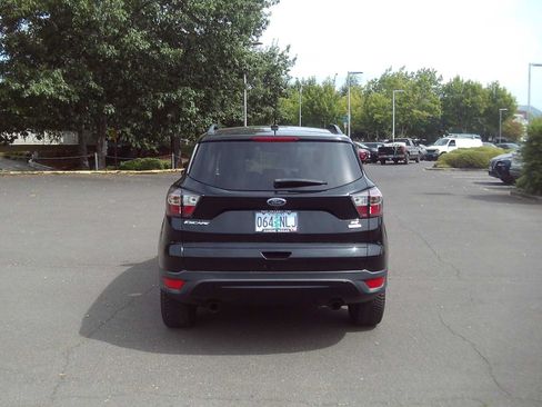 Used 2018 Ford Escape SE w/ SE Sport Appearance Package AWD/4WD image 4