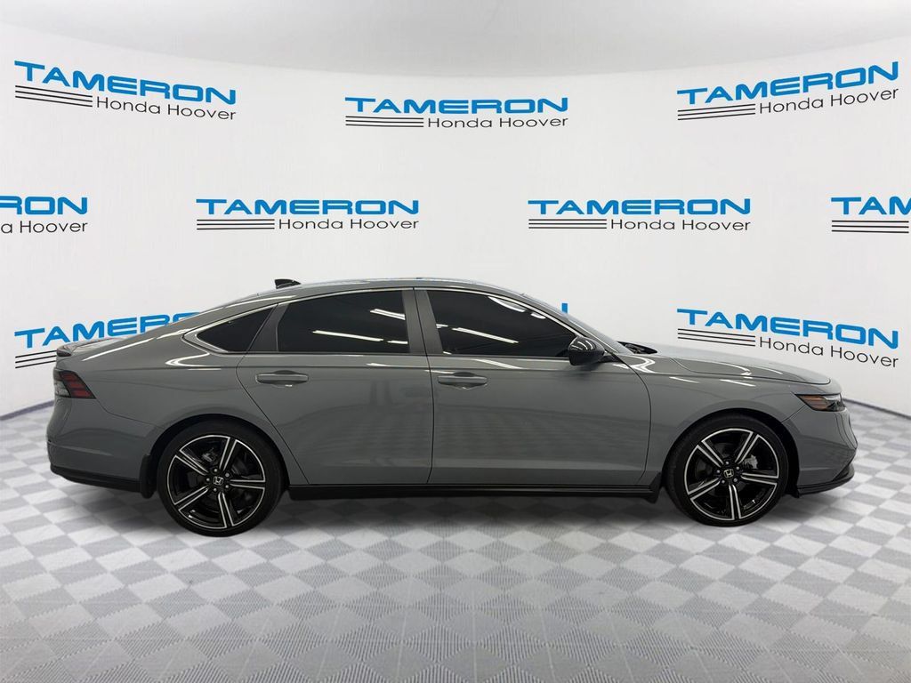 Used 2025 Honda Accord Sport image 6