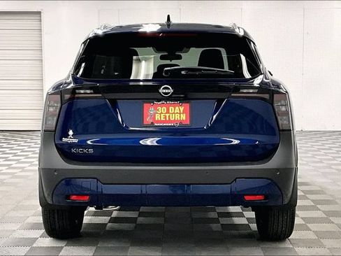 New 2026 Nissan Kicks SV w/ SV Premium Package FWD image 5