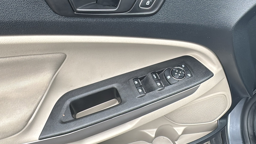 Used 2021 Ford EcoSport S AWD/4WD image 14