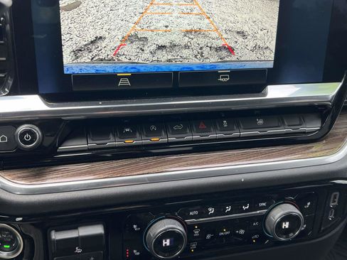 Used 2025 Chevrolet Silverado 1500 LT image 13