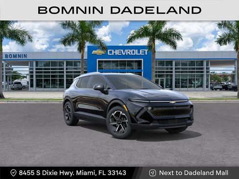 New 2026 Chevrolet Equinox EV LT image 2