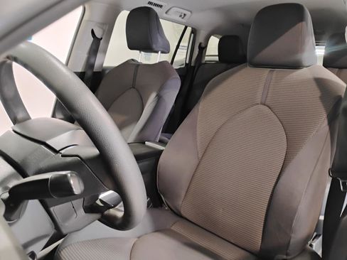 Used 2021 Toyota Highlander L image 34