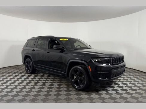 Used 2023 Jeep Grand Cherokee L Limited w/ Black Appearance Package AWD/4WD image 1