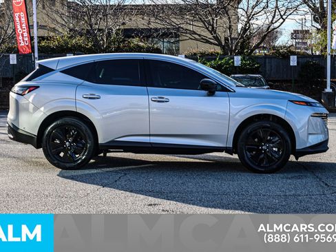 Certified 2025 Nissan Murano SV image 10