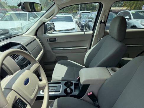 Used 2010 Ford Escape XLS AWD/4WD image 26