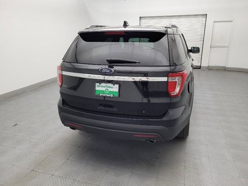 Used 2017 Ford Explorer XLT w/ Equipment Group 201A FWD image 7
