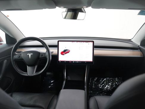 Used 2018 Tesla Model 3 Long Range image 13