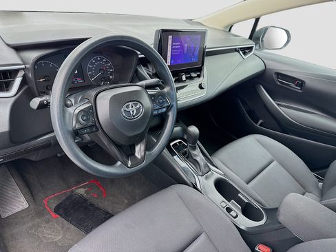 Used 2023 Toyota Corolla LE image 7