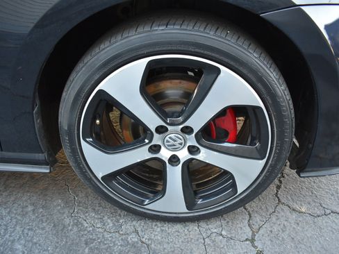 Used 2017 Volkswagen GTI S image 33