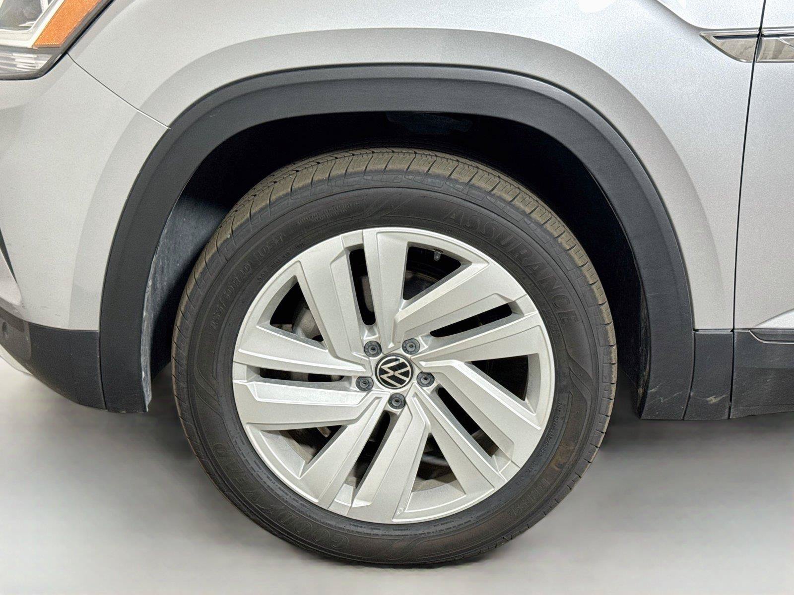 Used 2023 Volkswagen Atlas Cross Sport SE w/ Panoramic Sunroof Package FWD image 26