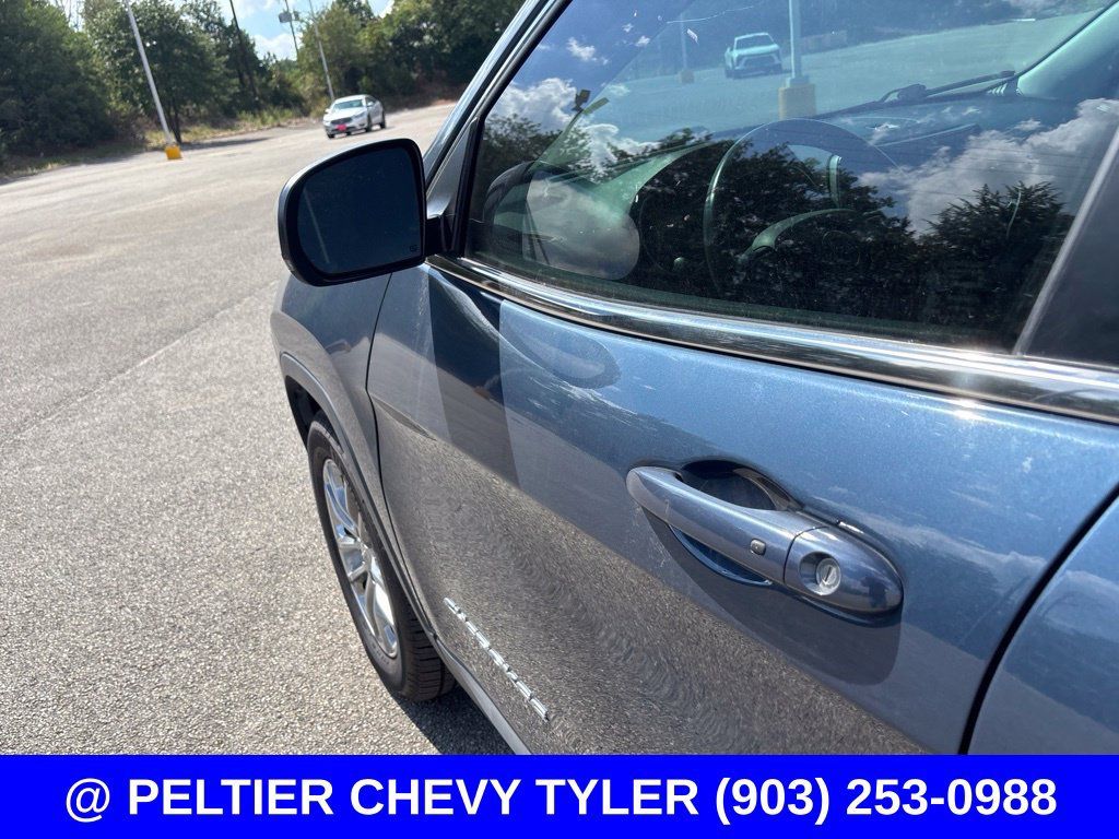Used 2021 Jeep Cherokee Latitude Plus FWD image 10
