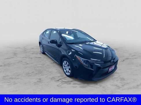 Used 2025 Toyota Corolla LE image 3