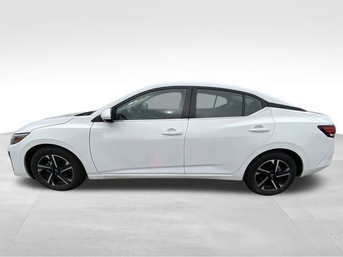 Used 2024 Nissan Sentra SV image 4