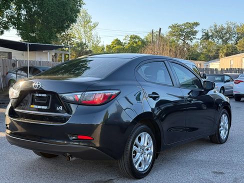 Used 2017 Toyota Yaris iA FWD image 7
