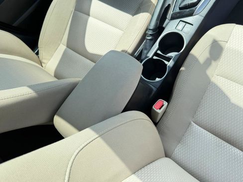 Used 2015 Toyota Corolla LE FWD image 45