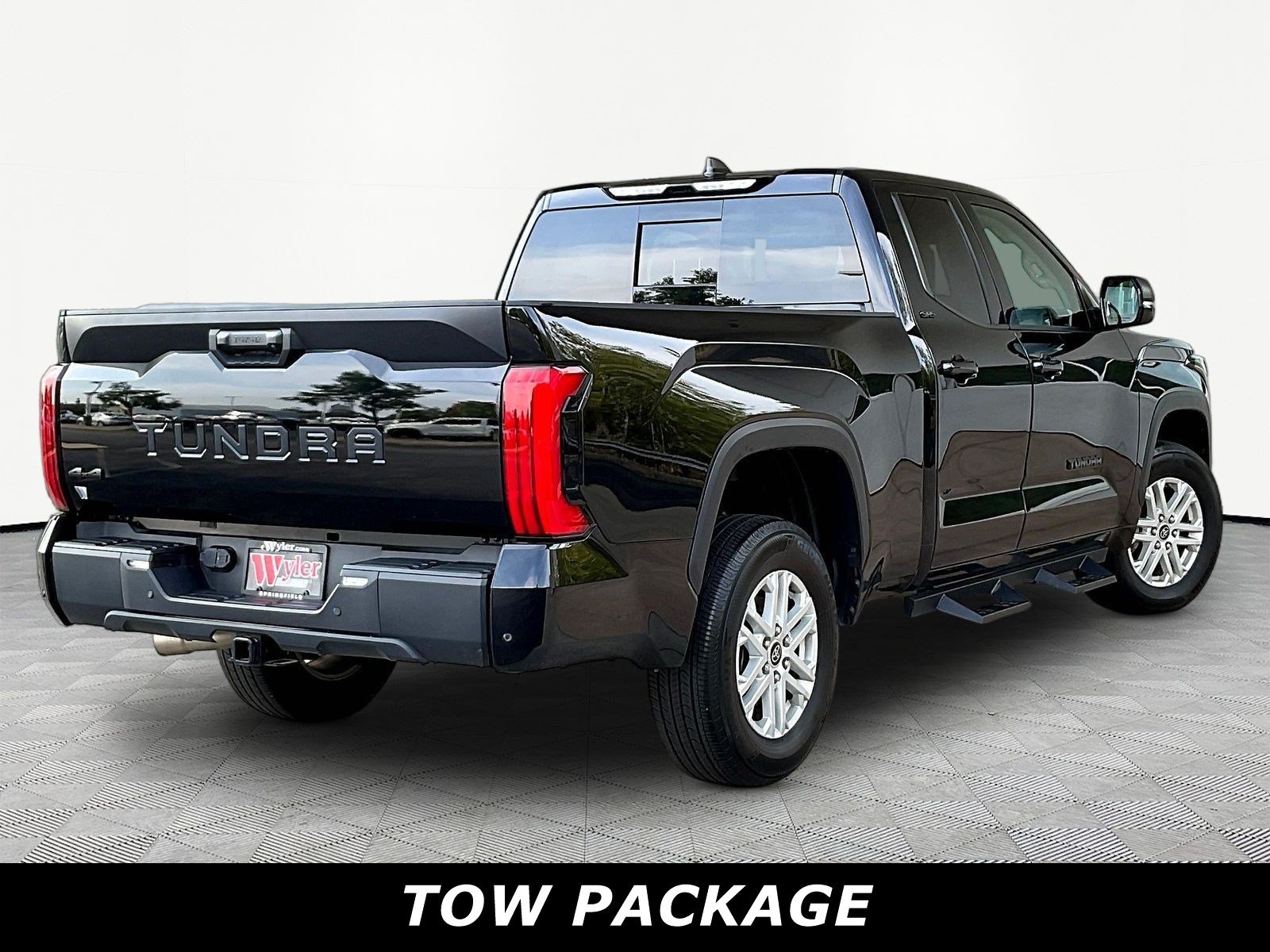 Used 2024 Toyota Tundra SR5 w/ SR5 Premium Package AWD/4WD image 6