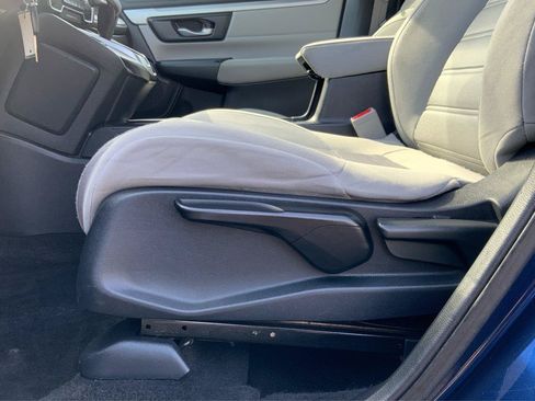 Used 2018 Honda CR-V LX image 17