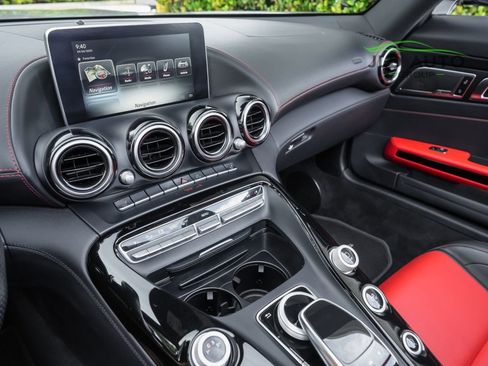 Used 2018 Mercedes-Benz AMG GT Roadster image 19