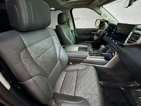 Used 2023 Toyota Sequoia Limited image 30