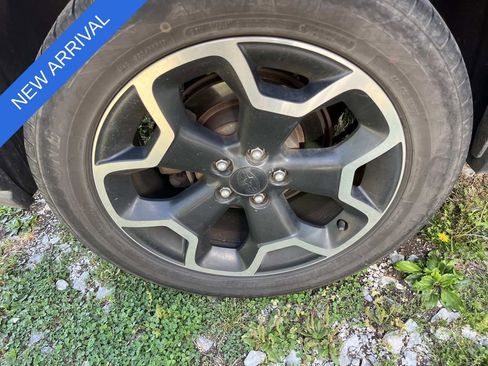 Used 2013 Subaru Crosstrek 2.0i Premium w/ Kicker Audio Upgrade Pkg 3 AWD/4WD image 9